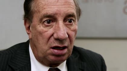 Carlos Bilardo, campeón del mundo en México 1986, defendió su posición y marcó una época del fútbol argentino