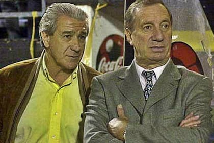 Carlos Bilardo, en sus tiempos de entrenador, con Carlos Pachamé como asistente