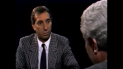 Carlos Bilardo explicando el nivel de disciplina que espera de sus dirigidos.