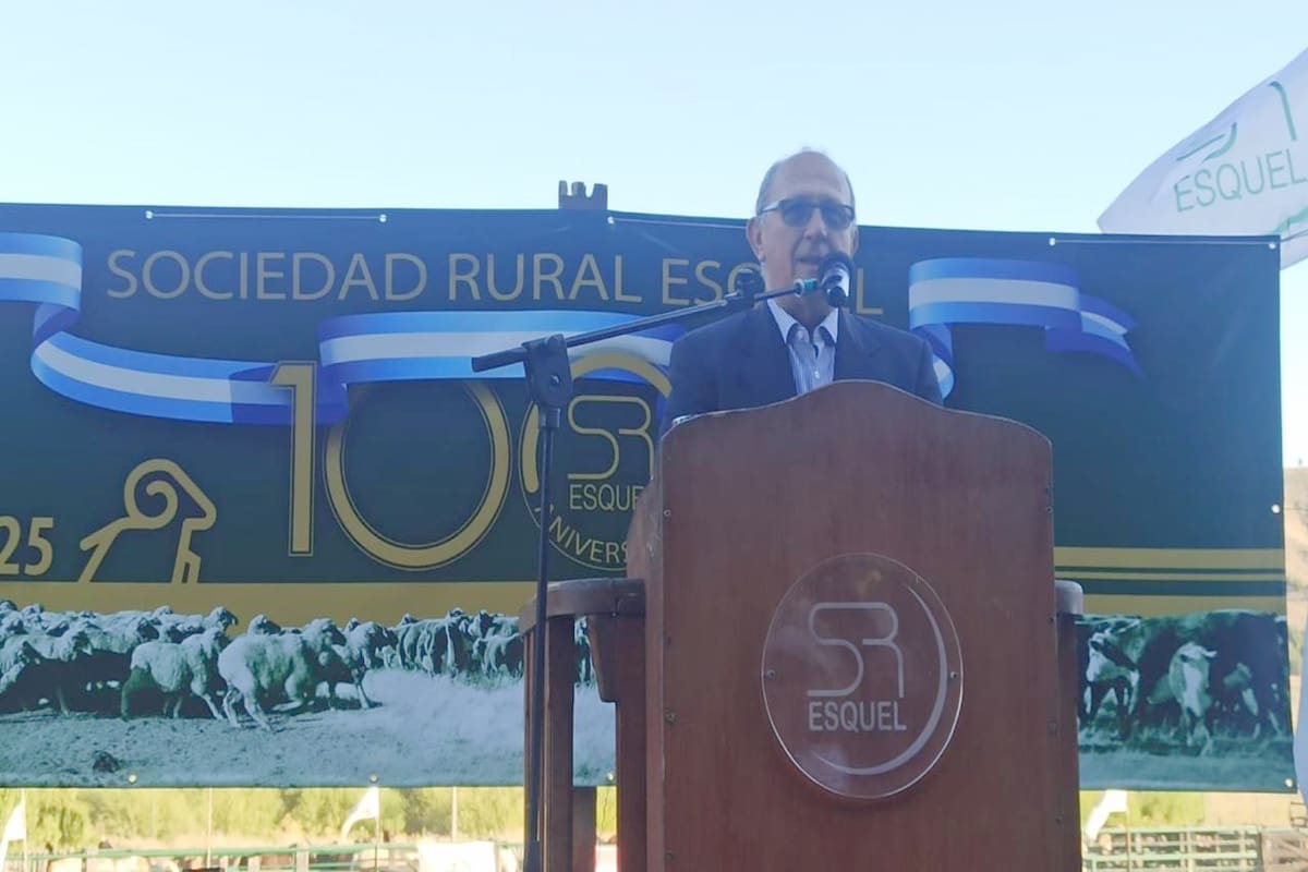 Carlos Castagnani, presidente de Confederaciones Rurales Argentinas (CRA), en el acto por el centenario de la Sociedad Rural de Esquel