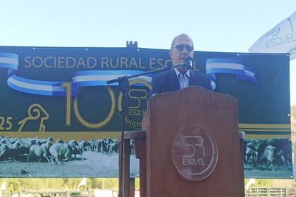 Carlos Castagnani, presidente de Confederaciones Rurales Argentinas (CRA), en el acto por el centenario de la Sociedad Rural de Esquel