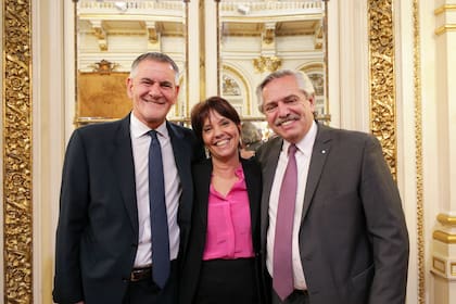 Carlos Castagneto, titular de la AFIP; Mercedes Marcó del Pont, secretaria de Asuntos Estratégicos; el presidente Alberto Fernández