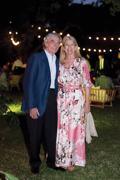 Carlos “Charlie” Blaquier
y su mujer, María Taquini
Bosch, que el mes
pasado celebraron la
boda de su hija Milagros
con Máximo Diez en la
estancia “La Biznaga”.