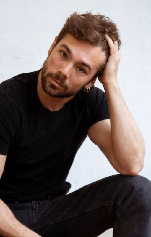 Carlos Cuevas protagoniza, junto a Miki Esparbé, la serie Smiley, un reciente estreno de Netflix que interpela las relaciones de pareja