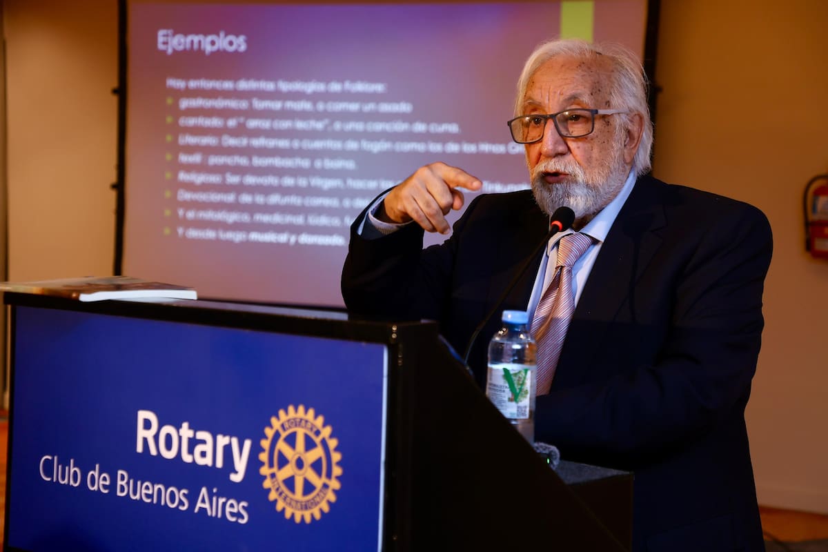 Carlos Danilo Molinero, en plena disertación