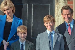 Carlos, Diana, Guillermo y Harry, en The Crown