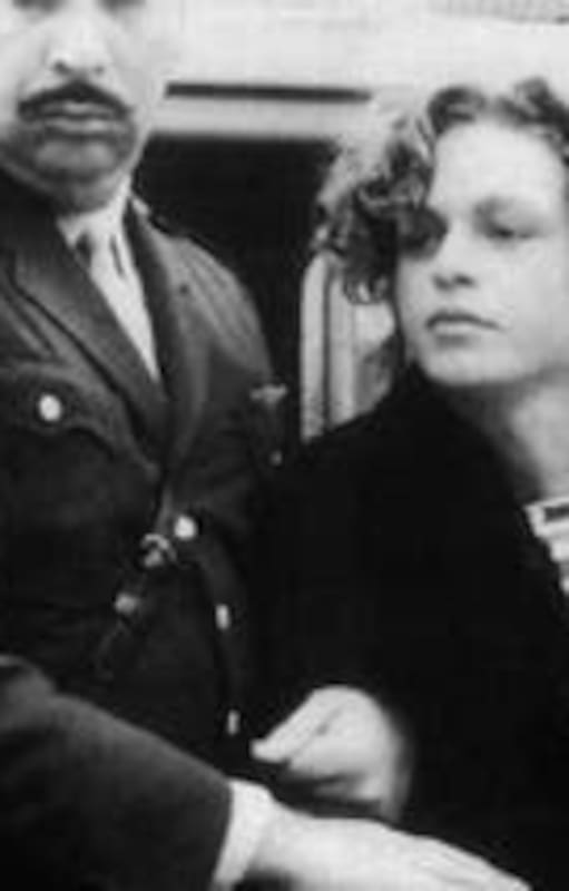 Carlos Eduardo Robledo Puch ?fue un asesino múltiple argentino, uno de los mayores sociópatas y criminales de la historia del país.