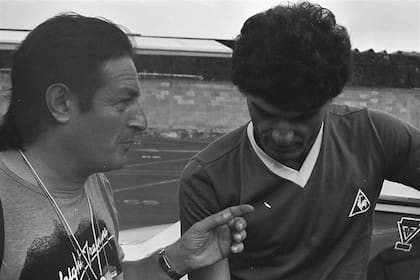 Carlos Ferraro con Oscar Ruggeri, durante la cobertura del Mundial de México '86