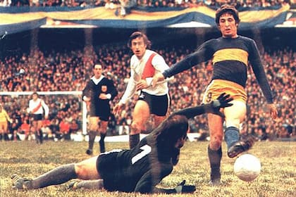 Histórico debut de Carlos García Cambón en Boca: 4 goles a River
