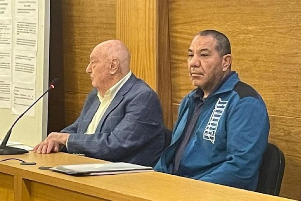 Carlos Hairabedian, su abogado y el acusado Diego Concha. Enfrentó jurados populares.