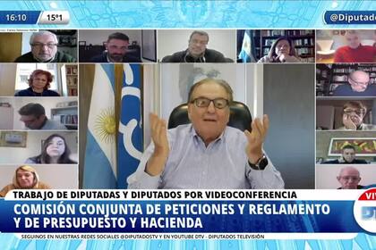 Carlos Heller y su intento de homenaje a Maradona por el gol a los ingleses en plena sesión de Diputados