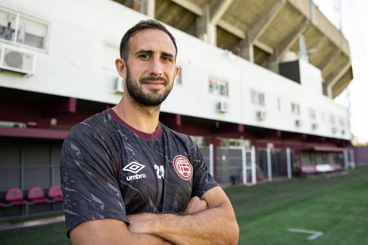 Carlos Izquierdoz, a los 37 años, va por su tercer título en Lanús