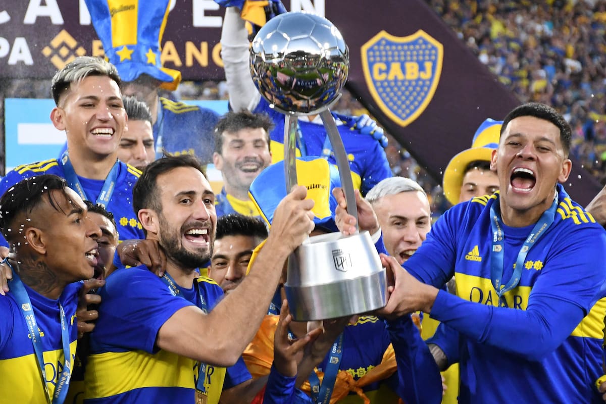 Carlos Izquierdoz, capitán del Boca campeón, y Marcos Rojo, dos defensores que aportaron goles para que el Xeneize festeje en la Copa de la Liga 2022