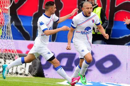 Carlos Luna hizo dos goles en la vuelta al triunfo de Tigre