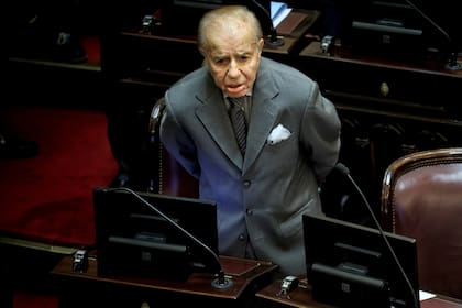 Desde 2014, Carlos Menem se plegó a la hipótesis de su exmujer y cree que a su hijo lo mataron