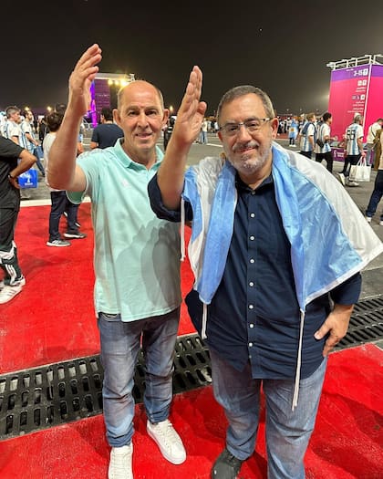 Carlos Maslatón se cruzó con Ricardo Bochini en Qatar
