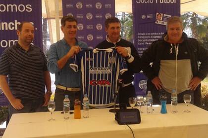 Carlos Mayor presentado como nuevo DT de Godoy Cruz
