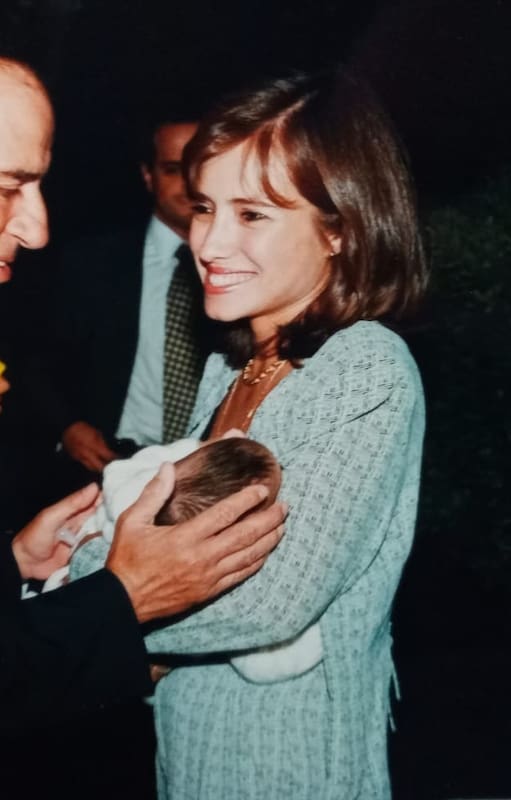 Carlos Menem en el bautismo de Mateo Cagliari, uno de sus ...ahijados, en la Quinta Presidencial de Olivos
