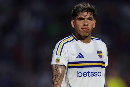 Carlos Palacios aún no dio la talla en Boca; el volante chileno necesita mostrar el rendimiento que tuvo en Colo Colo