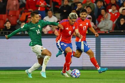 Carlos Palacios se bajó de la convocatoria de la selección de Chile y explicó que debe hacerlo por "motivos personales". (Photo by Marcelo Hernandez/Getty Images)