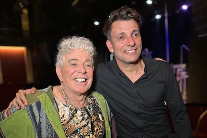 Carlos Perciavalle y Martín Bossi, dos generaciones de humoristas que tuvieron, este viernes, un momento único sobre el escenario del Teatro Metropolitan