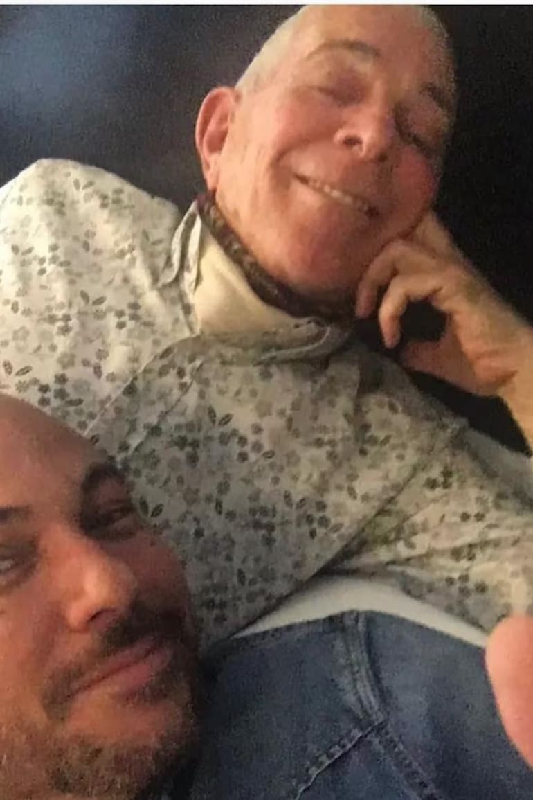 Carlos Perciavalle y su pareja Jimmy Castilhos, comparten la chacra de Laguna del Sauce, pero duermen en distintas casas