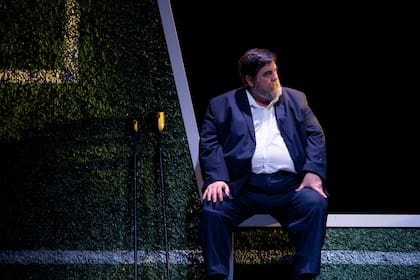 Carlos Portaluppi es un gran actor que posee una gran voz para el teatro