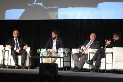 Carlos Riusech, CEO de Gorina, Rodrigo Troncoso, subsecretario de Ganadería, Daniel Urcía, consejero del Ipcva, y Marcelo Rossi, director de Control Comercial Agropecuario