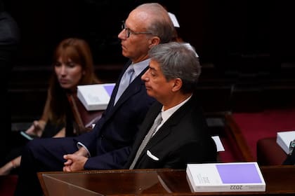 Carlos Rosenkrantz y Horacio Rosatti, durante el discurso de Alberto Fernández ante la Asamblea Legislativa