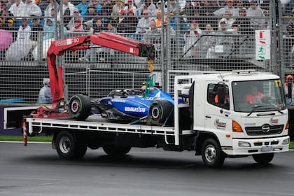 Carlos Sainz queda fuera del GP de Australia en la primera vuelta