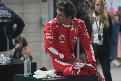Carlos Sainz terminó segundo en la qualy, pero por una penalización largó 12° en el Gran Premio de Las Vegas