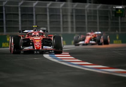Carlos Sainz y Charles Leclerc, una lucha entre compañeros de equipo