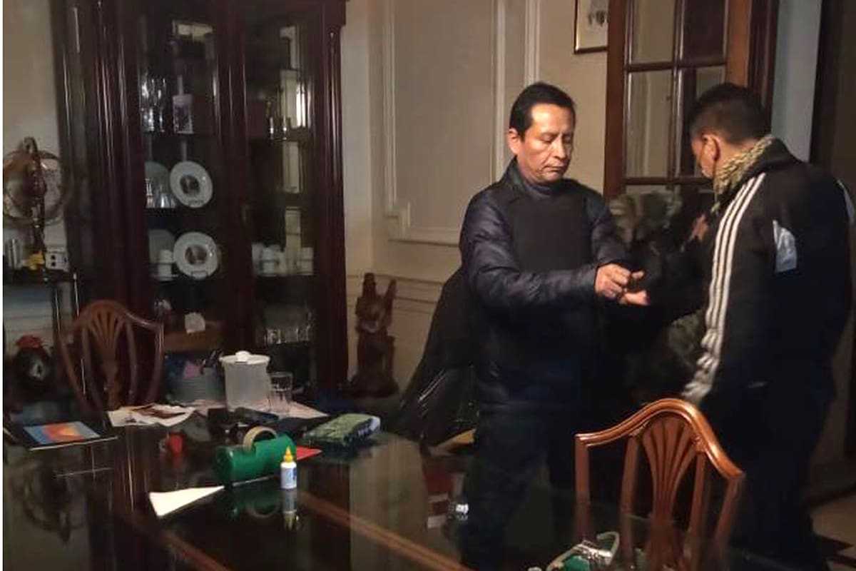 Carlos Sein Atachahua Espinoza en el momento de ser detenido