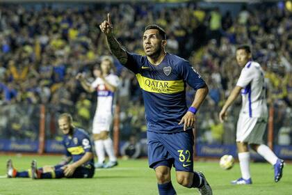 Carlos Tevez anotó por duplicado ante Tigre