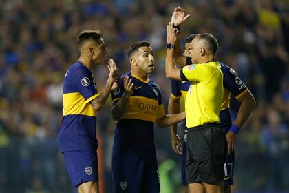 Carlos Tevez, el líder que no pudo ni supo responder en los grandes momentos