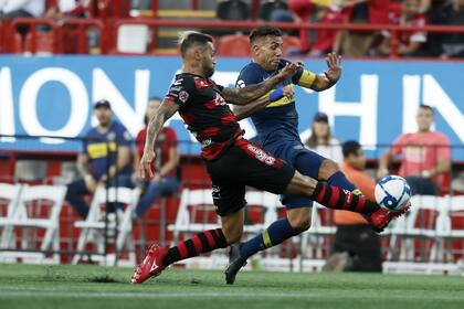 Carlos Tevez, en acción frente a Xolos de Tijuana