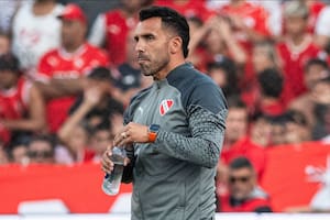 Tevez renunció como DT de Independiente: el domingo dirigirá su último partido