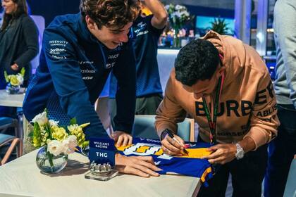 Carlos Tevez visitó a Franco Colapinto