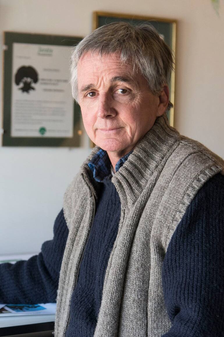 Carlos Thays, bisnieto de Charles, en su estudio