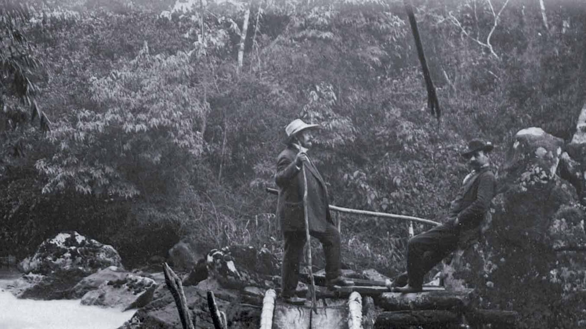 Carlos Thays en las Cataratas del Iguazú, a las que visitó por primera vez en 1902.
