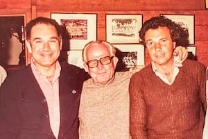 Carlos "Veco" Villegas, junto al padre Belo Dolan y al "Gringo" Emilio Perasso