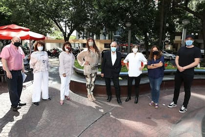 Carlos y Tomás Rottemberg presentaron Brujas, junto con Thelma Biral, Nora Cárpena, Moria Casán, el director Luis Agustoni, María Leal y Sandra Mihanovich