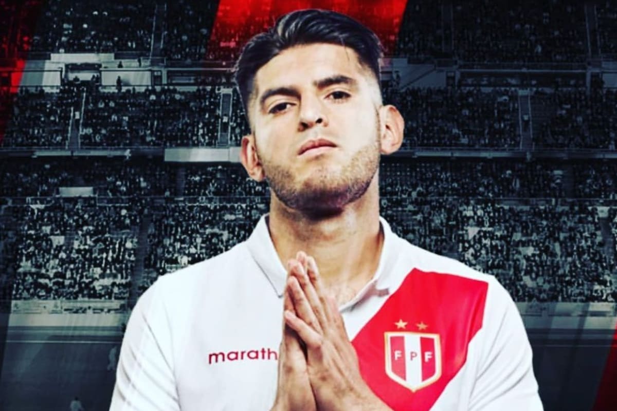 Carlos Zambrano vivió un mal momento durante el partido entre Perú y Argentina en Lima