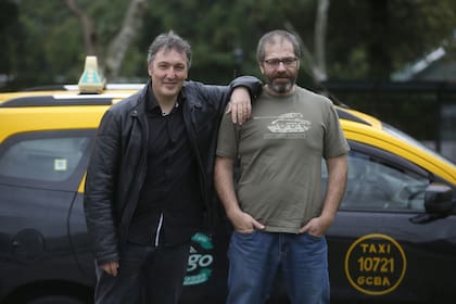 El español Carlos Zanón y el argentino Carlos Busqued: un juego de coincidencias sobre ruedas
