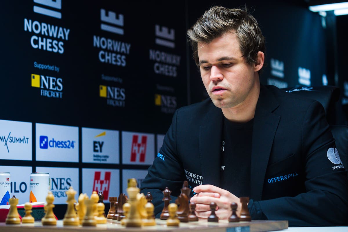 Carlsen abandonó el torneo de Saint Louis después de perder una partida, por sospechar que le hicieron trampa