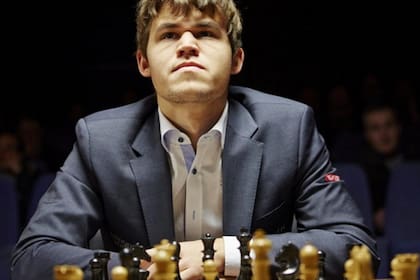 Carlsen sobrevivió a su propio error.