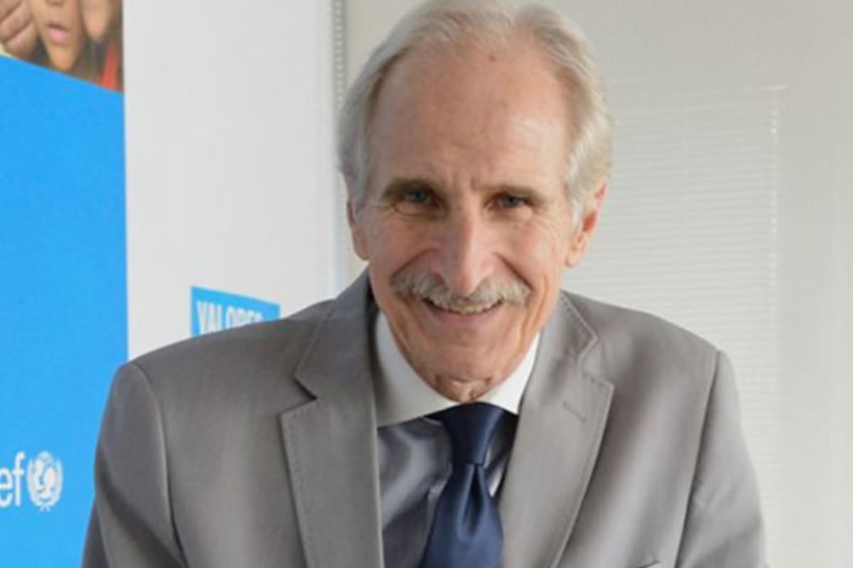 Carmelo Angulo Barturen: "La confianza, como la amistad y como tantas cosas, es un bien escaso: se construye con dificultad y se puede perder rápidamente", dice