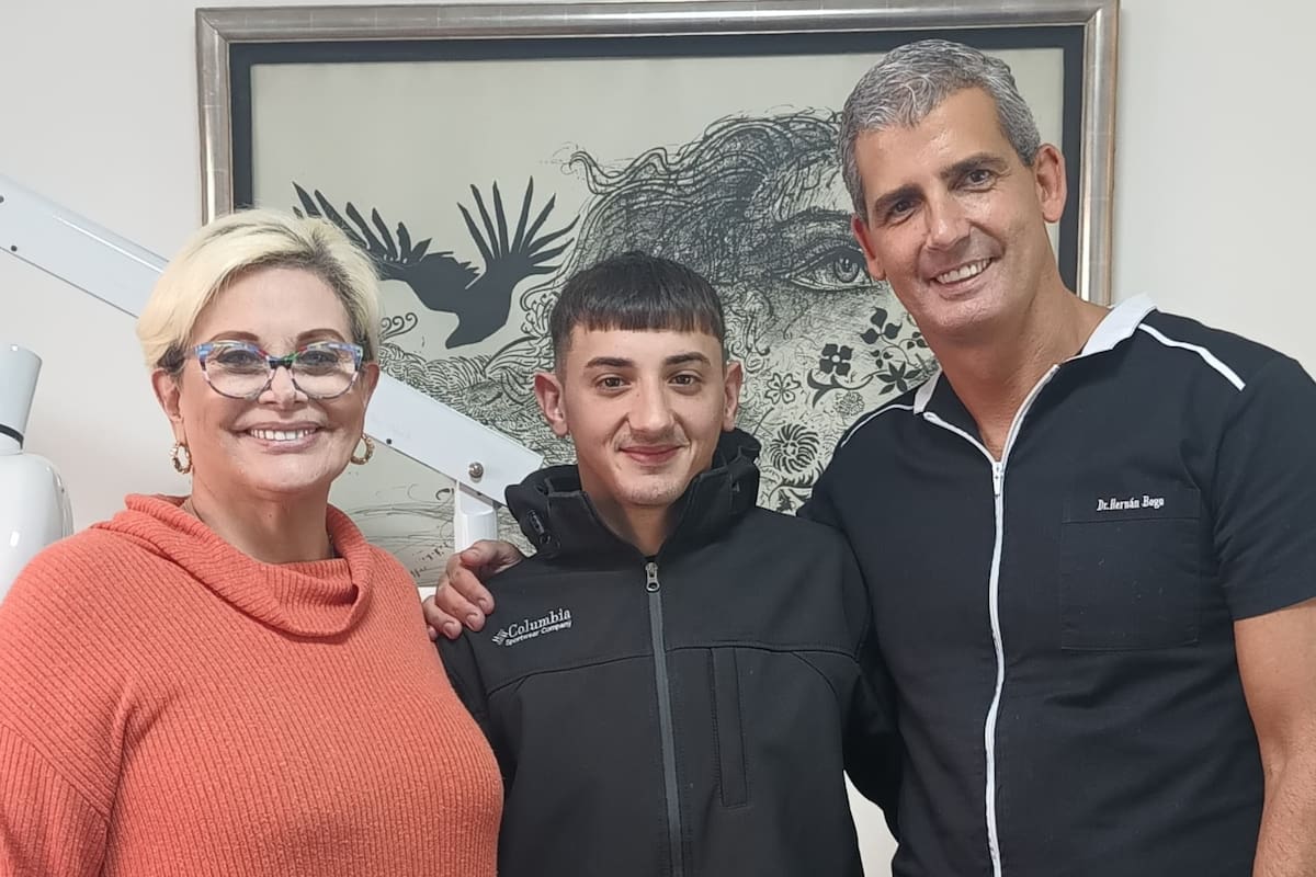 Carmen Barbieri acompañó a Ian a su primera cita con el odontólogo Hernán Bogo