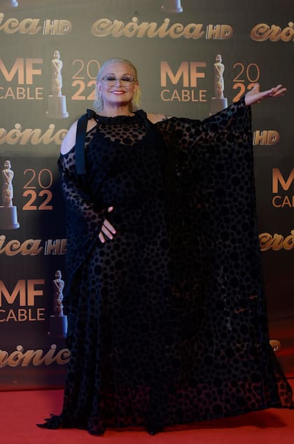 Carmen Barbieri, de negro
