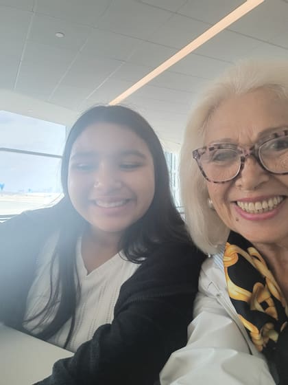 Carmen Bernardo y su nieta Elaine